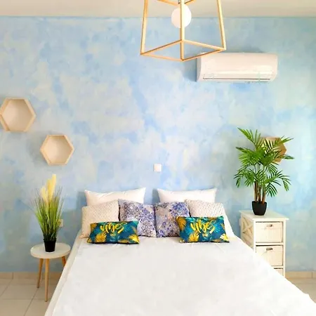 The Sky Yard Eclectic Apartman *