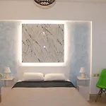 Apartment The Sky Yard Eclectic Rhodes City
