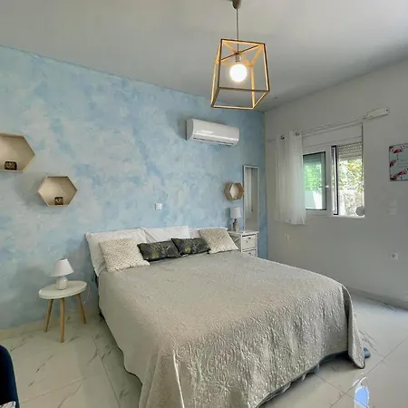 The Sky Yard Eclectic Apartment Rhodes City