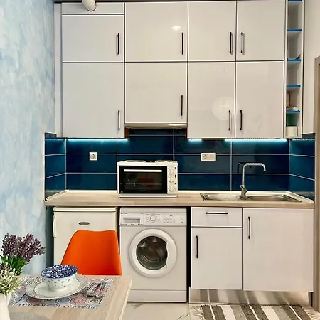 The Sky Yard Eclectic * Rhodes City