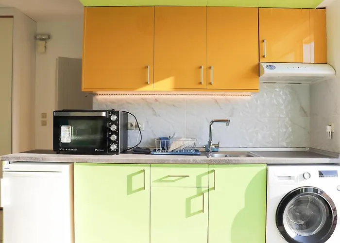 The Sky Yard Eclectic * Rhodes City