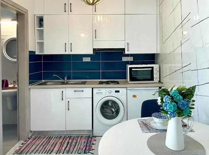 The Sky Yard Eclectic Apartman