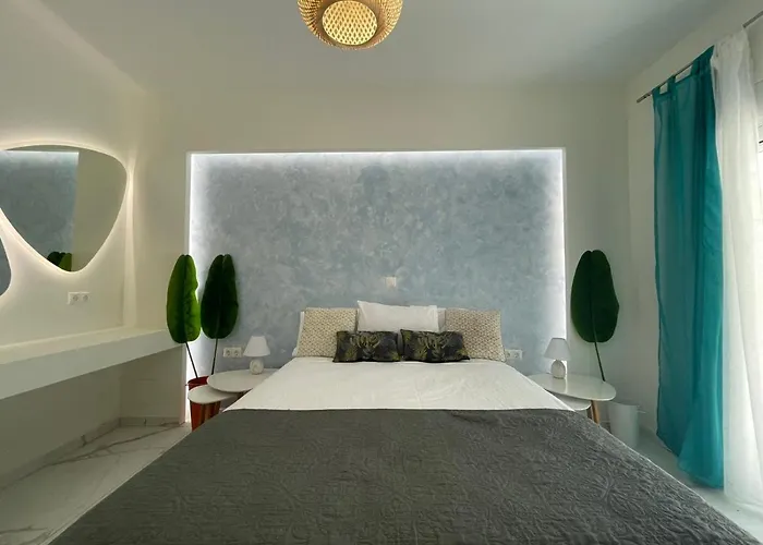 The Sky Yard Eclectic * Rhodes City