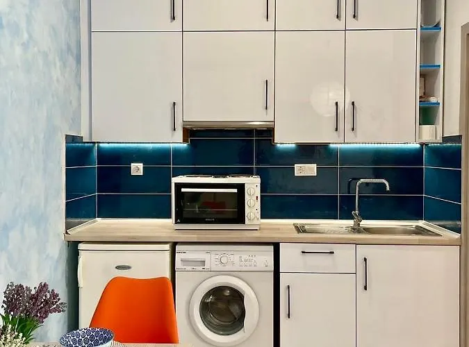 The Sky Yard Eclectic * Rhodes City